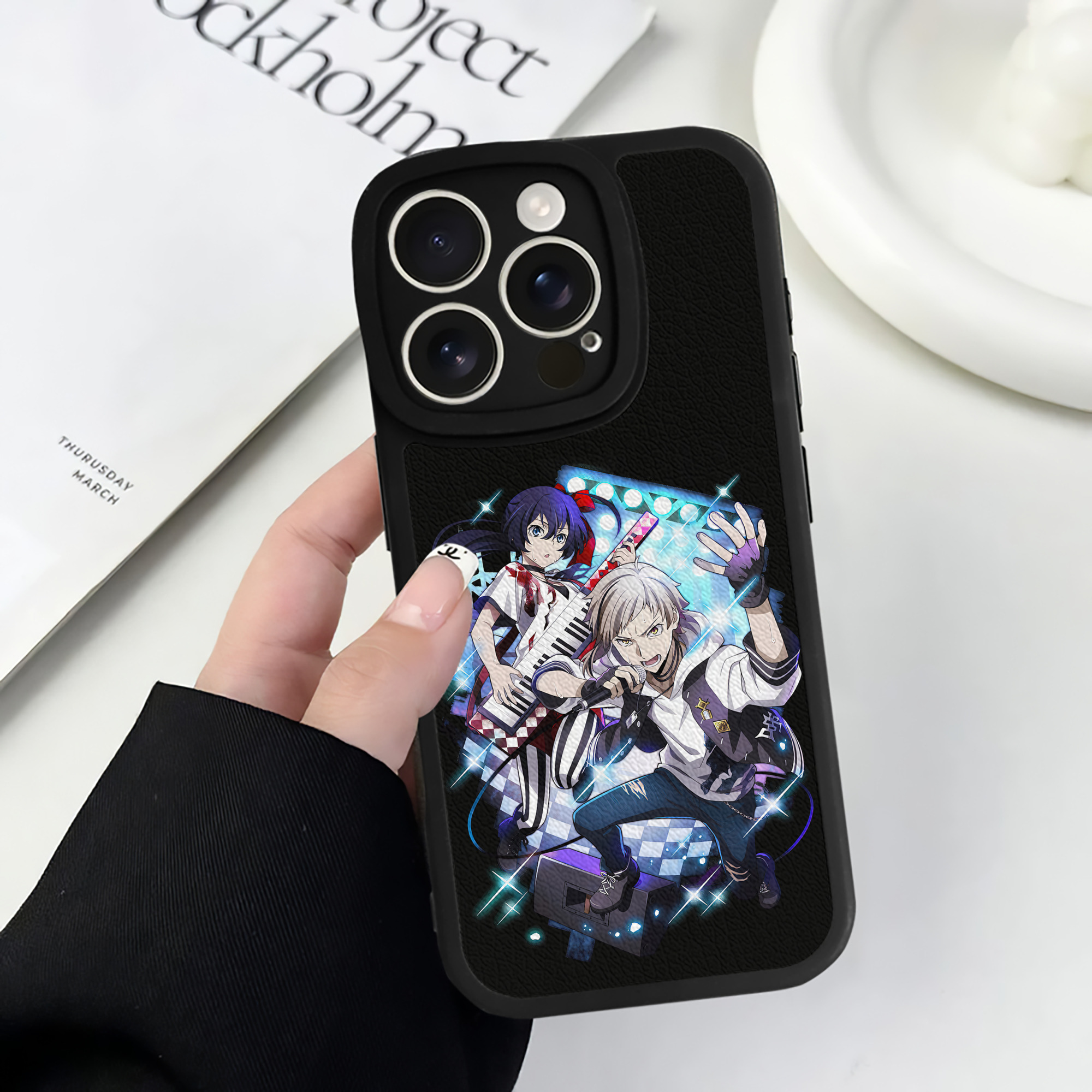 （画像用） 文豪ストレイドッグス Bungo Stray Dogs 【iPhone 16シリーズ対応】シリコンスマホケース（レザー調） 材質：シリコン